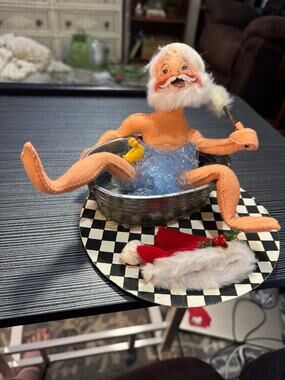 10” 1991 vintage Santa in a tub